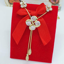 Charger l'image dans la galerie, 14 K Gold Plated flower necklace and earrings set with white zirconium - BIJUNET