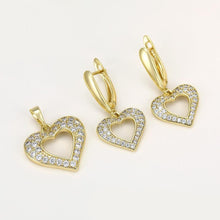 Cargar imagen en el visor de la galería, 14 K Gold Plated hearts pendant and earrings set with white zirconium - BIJUNET