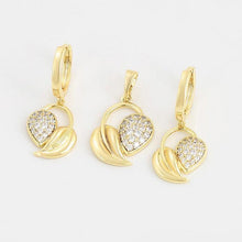 Charger l'image dans la galerie, 14 K Gold Plated leaf pendant and earrings set with white zirconium - BIJUNET