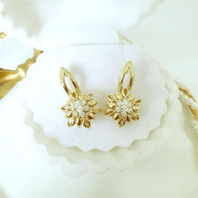 Load image into Gallery viewer, 14 K Gold Plated flower earrings with white zirconium - BIJUNET