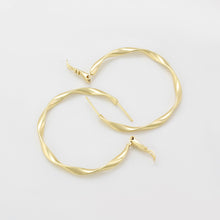 Cargar imagen en el visor de la galería, Gold-Plated-twisted-hoops-earrings