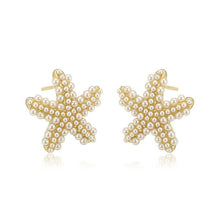 Charger l'image dans la galerie, 14 K Gold Plated starfish earrings with white pearly beads