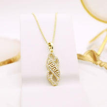 Charger l'image dans la galerie, 14 K Gold Plated pendant with white zirconia