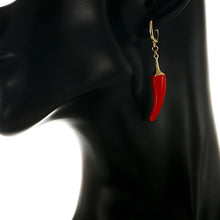 Charger l&#39;image dans la galerie, 14 K Gold Plated chillies pendant and earrings set

