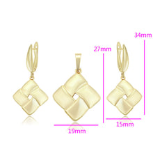 Charger l&#39;image dans la galerie, 14 K Gold Plated pendant and earrings set
