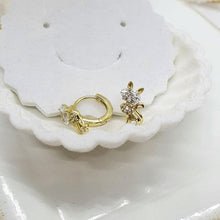 Charger l&#39;image dans la galerie, 14 K Gold Plated cat earrings with white zirconium - BIJUNET

