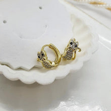 Charger l&#39;image dans la galerie, 14 K Gold Plated cat earrings with white zirconium - BIJUNET
