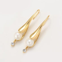 Cargar imagen en el visor de la galería, 14 K Gold Plated earrings with white zirconium - BIJUNET
