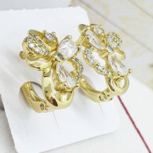 Charger l&#39;image dans la galerie, 14 K Gold Plated flower earrings with white zirconium - BIJUNET
