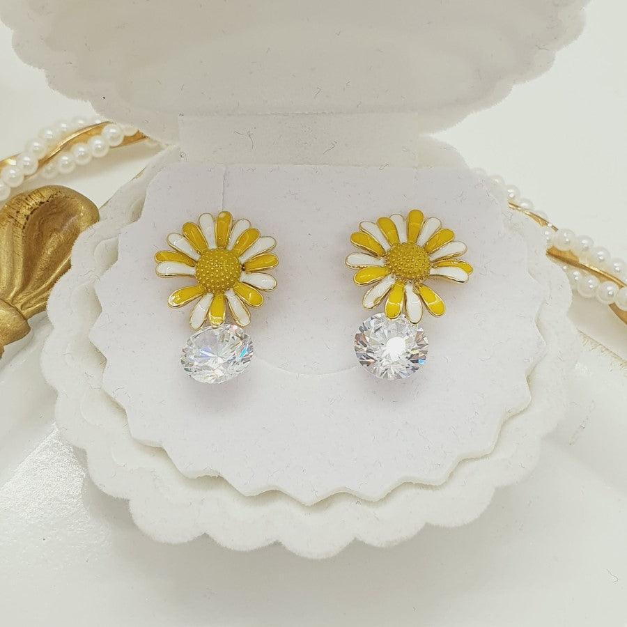 14 K Gold Plated flower earrings with white zirconium - BIJUNET
