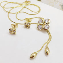 Cargar imagen en el visor de la galería, 14 K Gold Plated flower necklace and earrings set with white zirconium - BIJUNET
