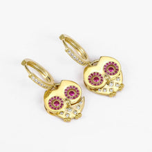 Cargar imagen en el visor de la galería, 14 K Gold Plated Owl earrings with white and pink zirconium - BIJUNET

