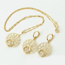 Cargar imagen en el visor de la galería, 14 K Gold Plated pendant and earrings set with white zirconium - BIJUNET
