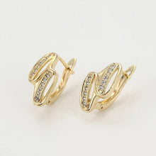 Cargar imagen en el visor de la galería, 14 K Gold Plated ring and earrings set with white zirconium - BIJUNET
