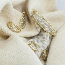 Cargar imagen en el visor de la galería, 14 K Gold Plated ring, pendant, bracelet and earrings set with white zirconium - BIJUNET
