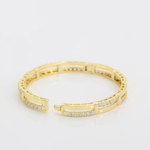 Charger l&#39;image dans la galerie, 14 K Gold Plated bangle with white zirconia
