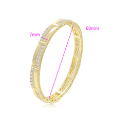 Charger l&#39;image dans la galerie, 14 K Gold Plated bangle with white zirconia
