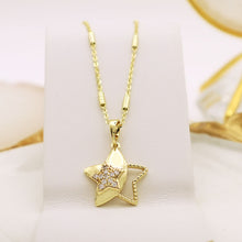 Charger l&#39;image dans la galerie, 14 K Gold Plated star pendant with white zirconia
