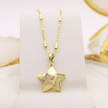 Charger l&#39;image dans la galerie, 14 K Gold Plated star pendant with white zirconia
